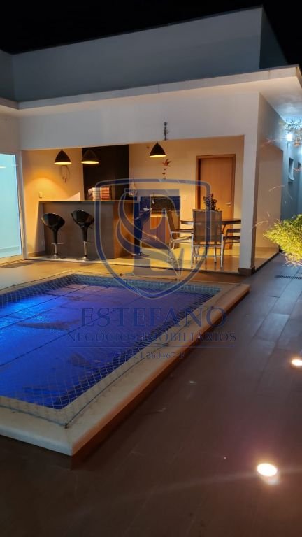 Casa à venda e aluguel com 3 quartos, 384m² - Foto 1
