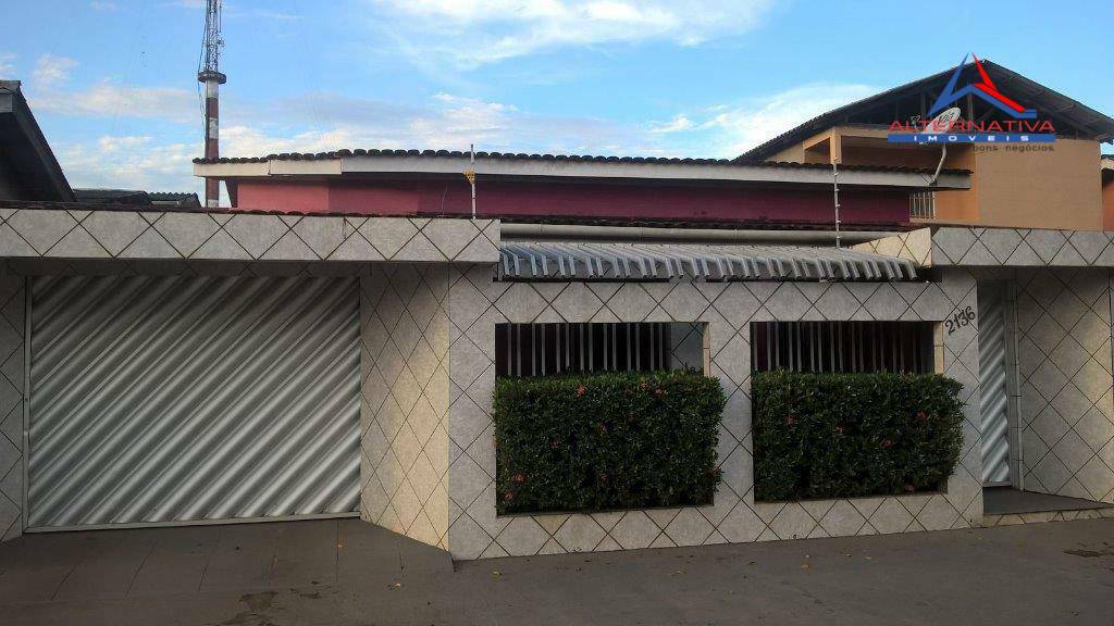 Casa à venda com 3 quartos, 250m² - Foto 1