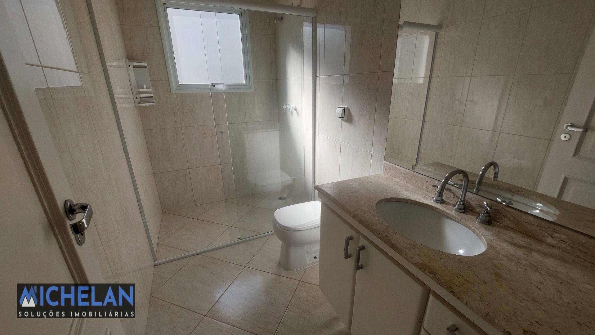 Casa de Condomínio para alugar com 3 quartos, 348m² - Foto 47