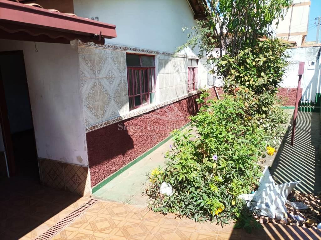 Casa à venda com 3 quartos, 300m² - Foto 3