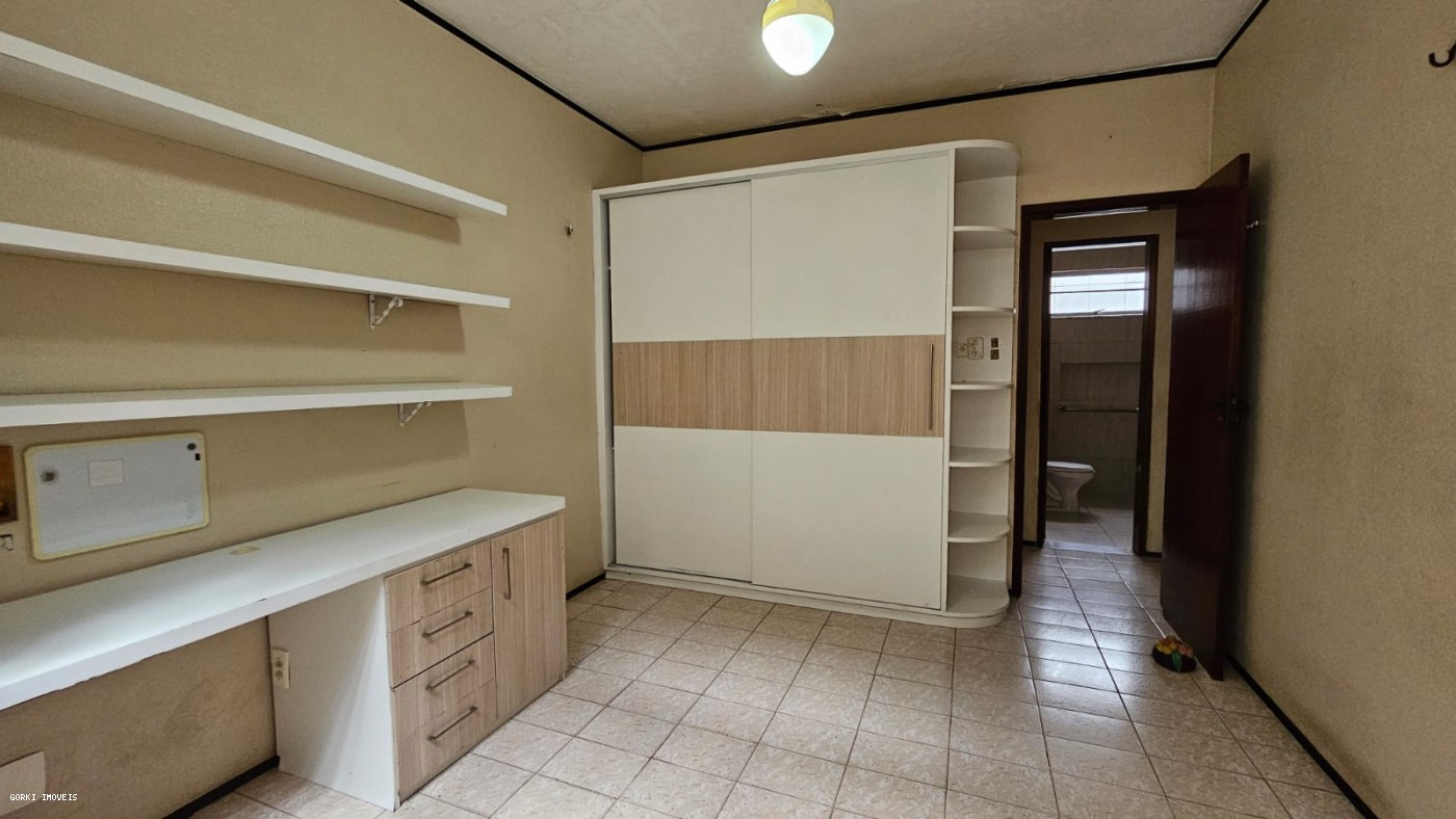Casa à venda com 3 quartos, 263m² - Foto 17