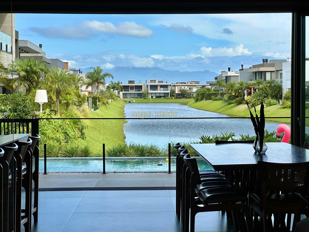 Casa de Condomínio à venda com 4 quartos, 335m² - Foto 5