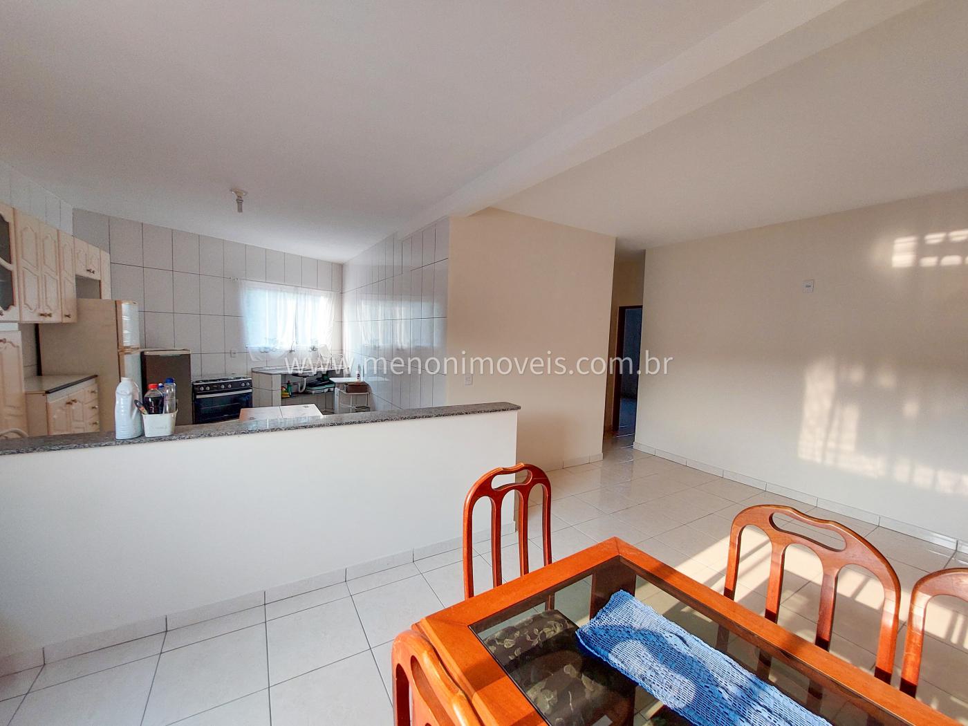 Casa à venda com 4 quartos, 250m² - Foto 2