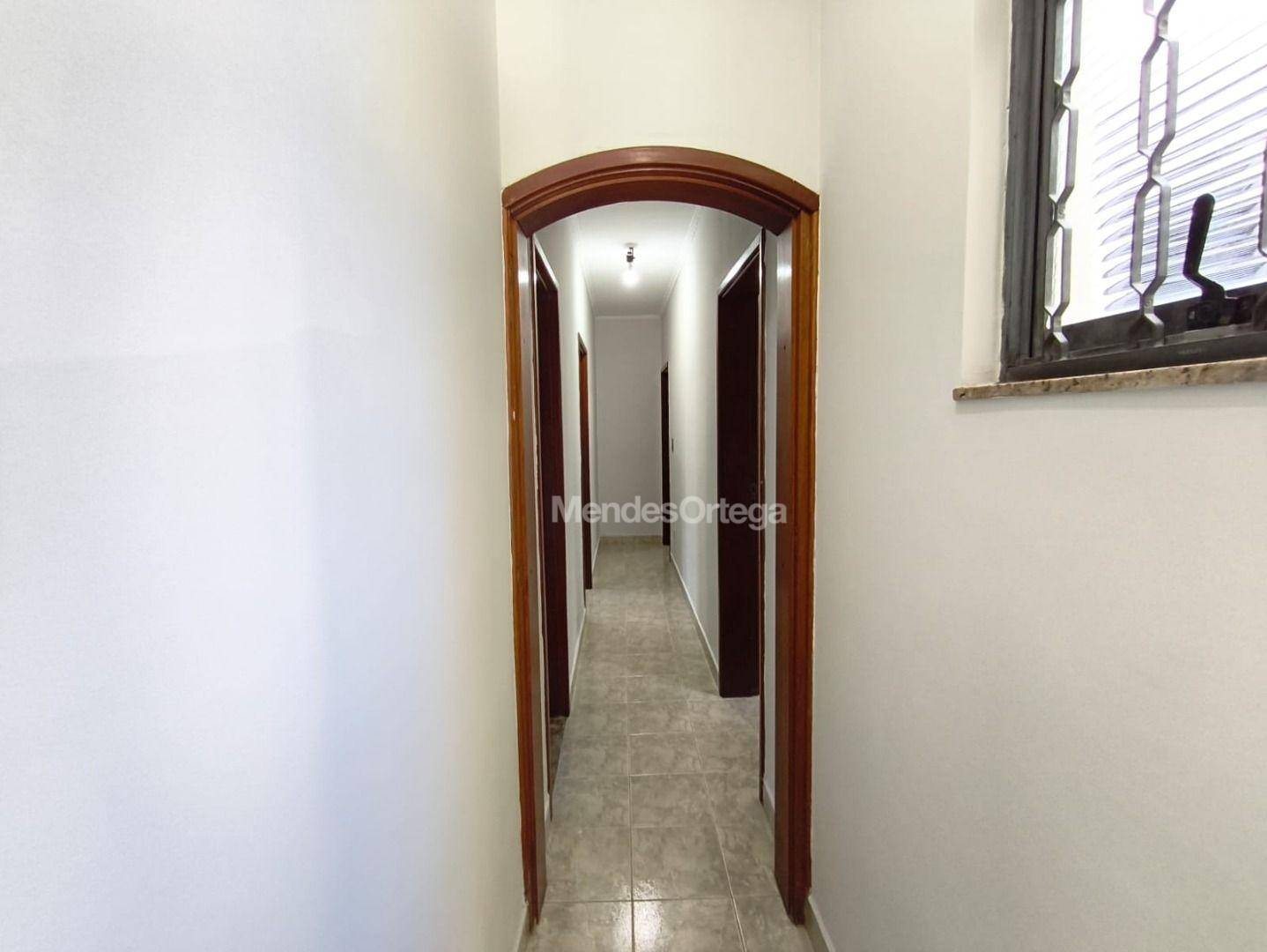 Casa para alugar com 3 quartos, 180m² - Foto 13