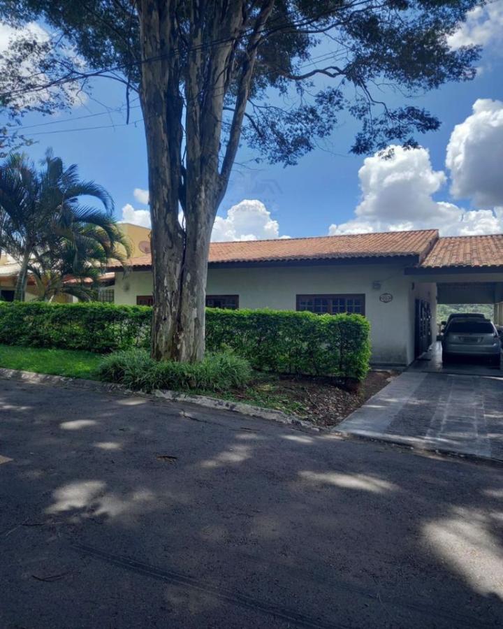 Sobrado à venda com 3 quartos, 316m² - Foto 1
