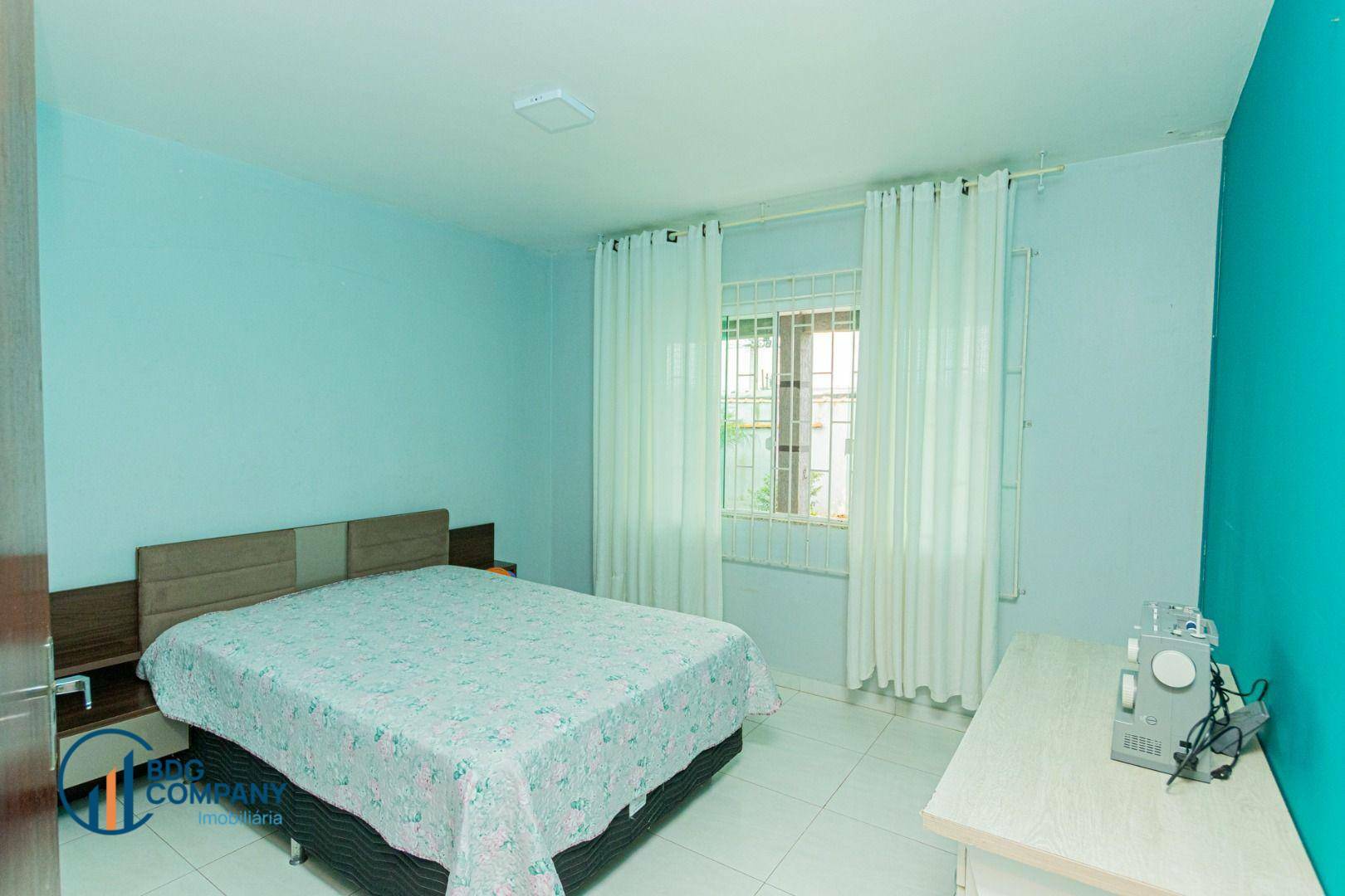 Casa à venda com 4 quartos, 220m² - Foto 10