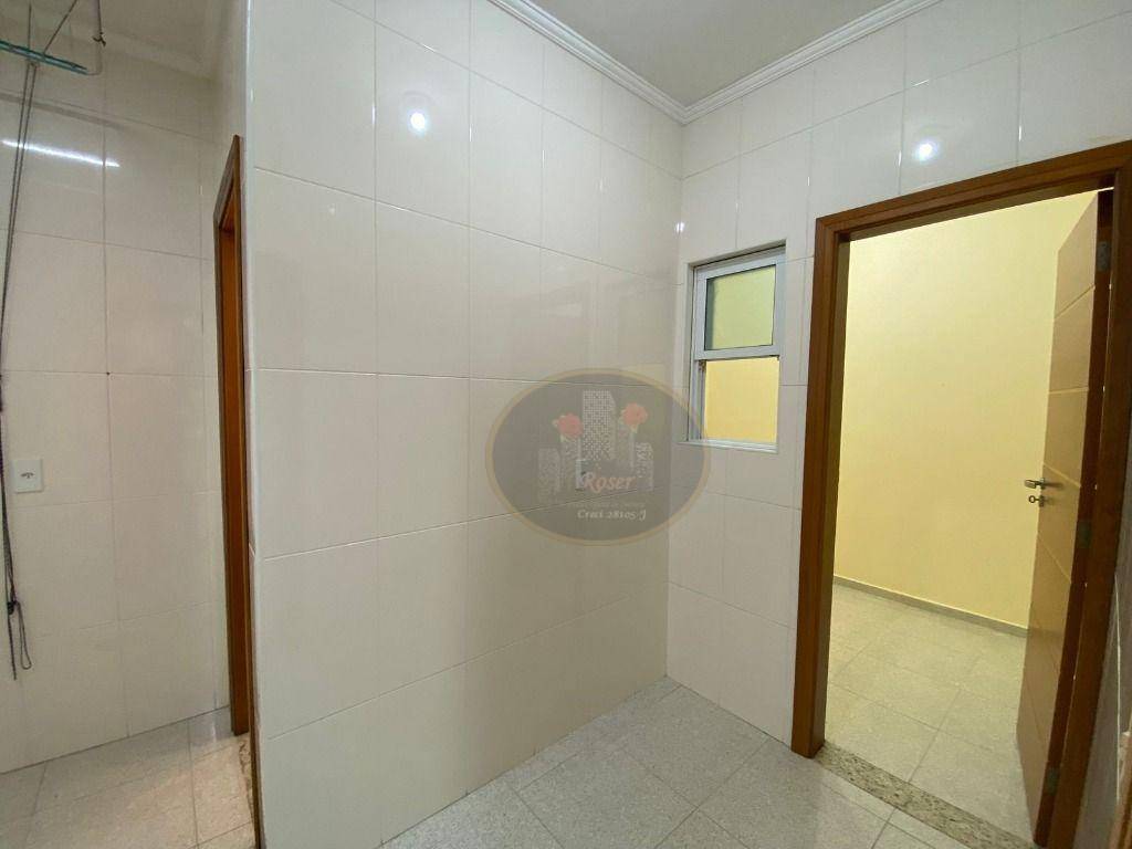 Casa para alugar com 4 quartos, 264m² - Foto 14