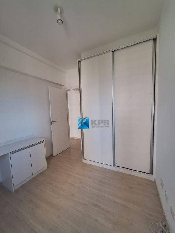 Apartamento para alugar com 2 quartos, 75m² - Foto 13