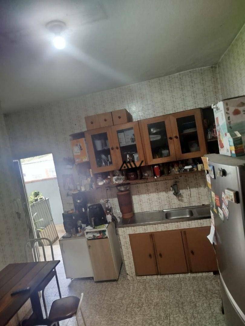 Casa à venda com 5 quartos, 350m² - Foto 11
