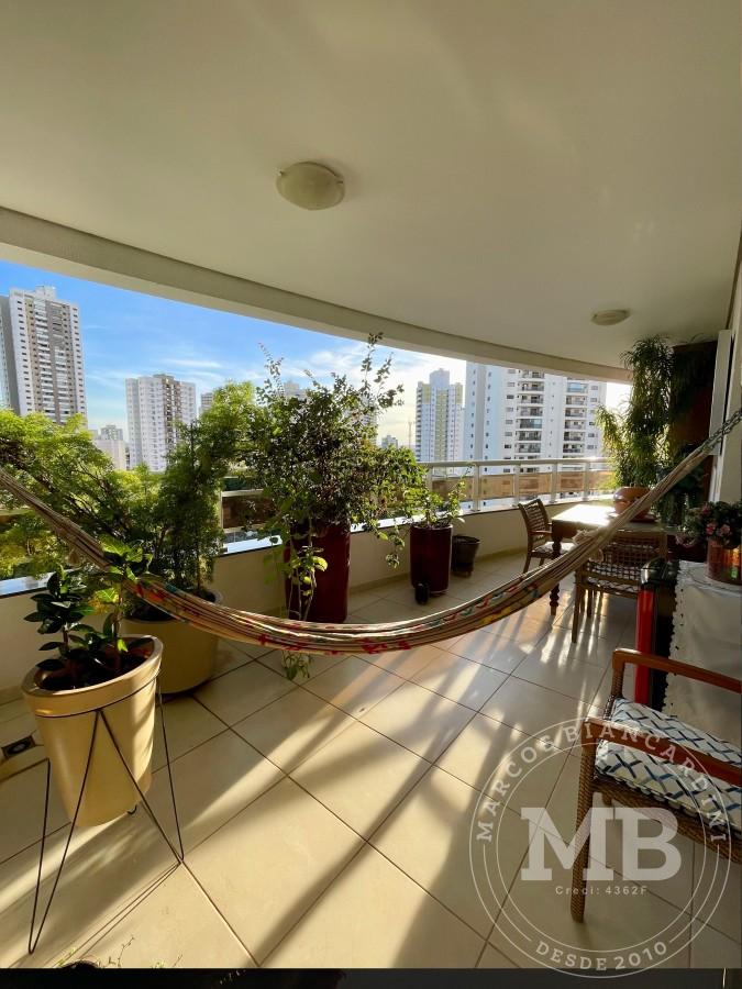 Apartamento à venda com 3 quartos, 121m² - Foto 8