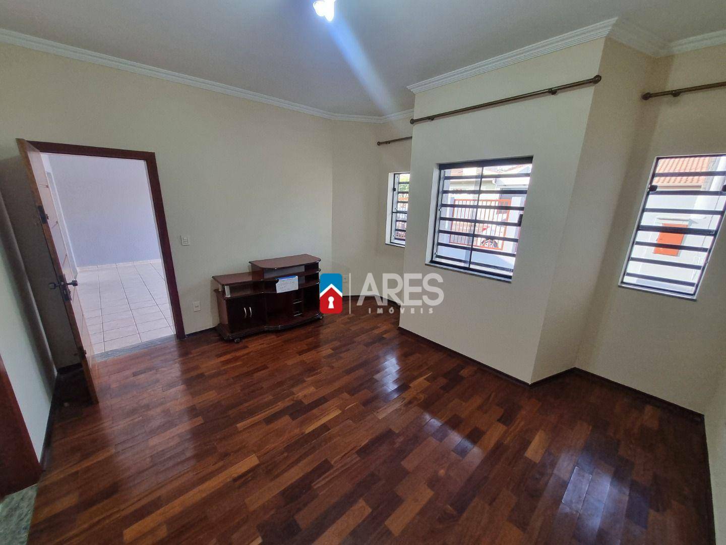 Casa para alugar com 3 quartos, 190m² - Foto 6