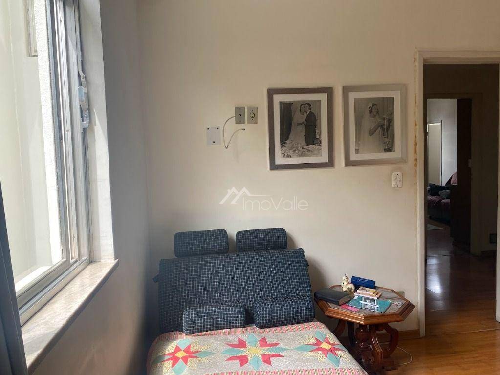 Apartamento à venda com 3 quartos, 158m² - Foto 6