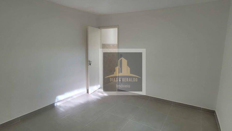Casa à venda com 2 quartos, 80m² - Foto 6