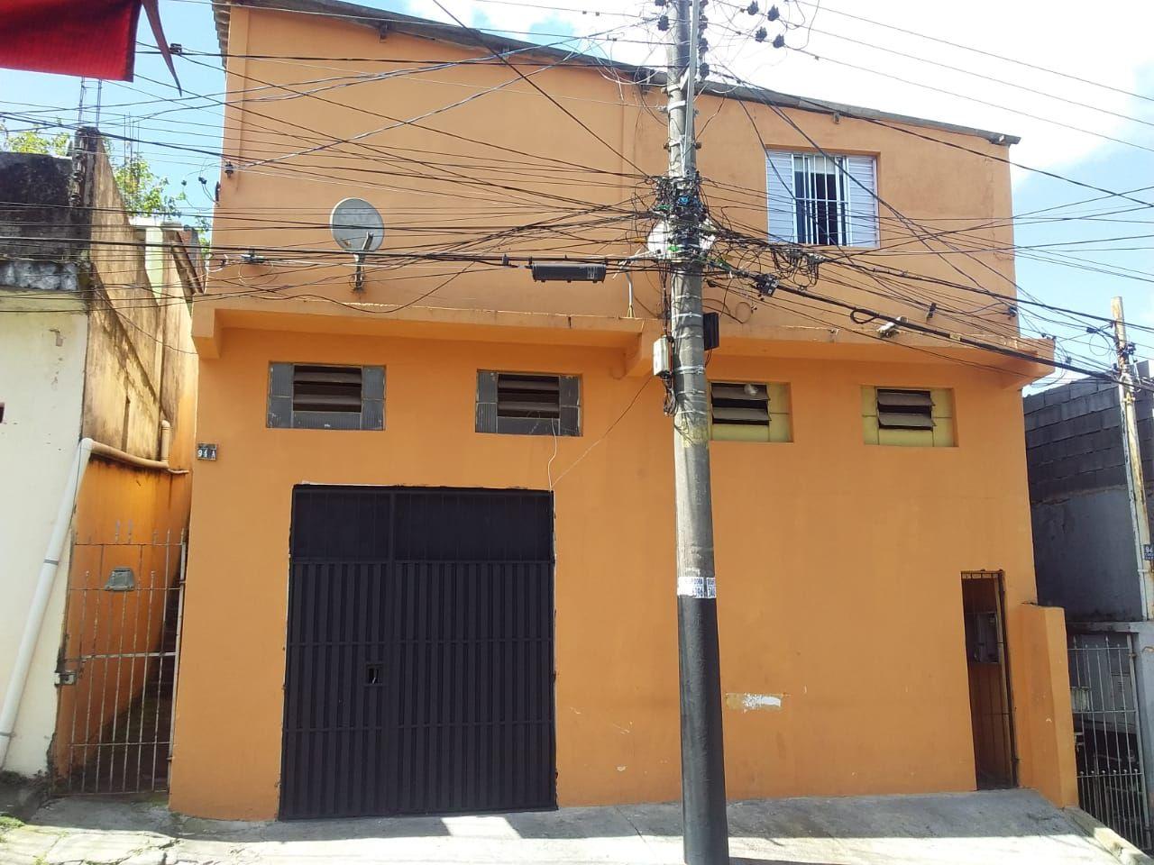 Sobrado à venda com 7 quartos, 200m² - Foto 2