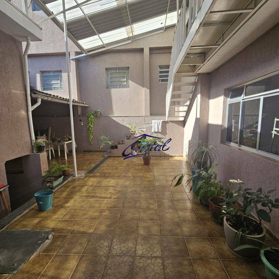 Casa para alugar com 4 quartos, 180m² - Foto 38