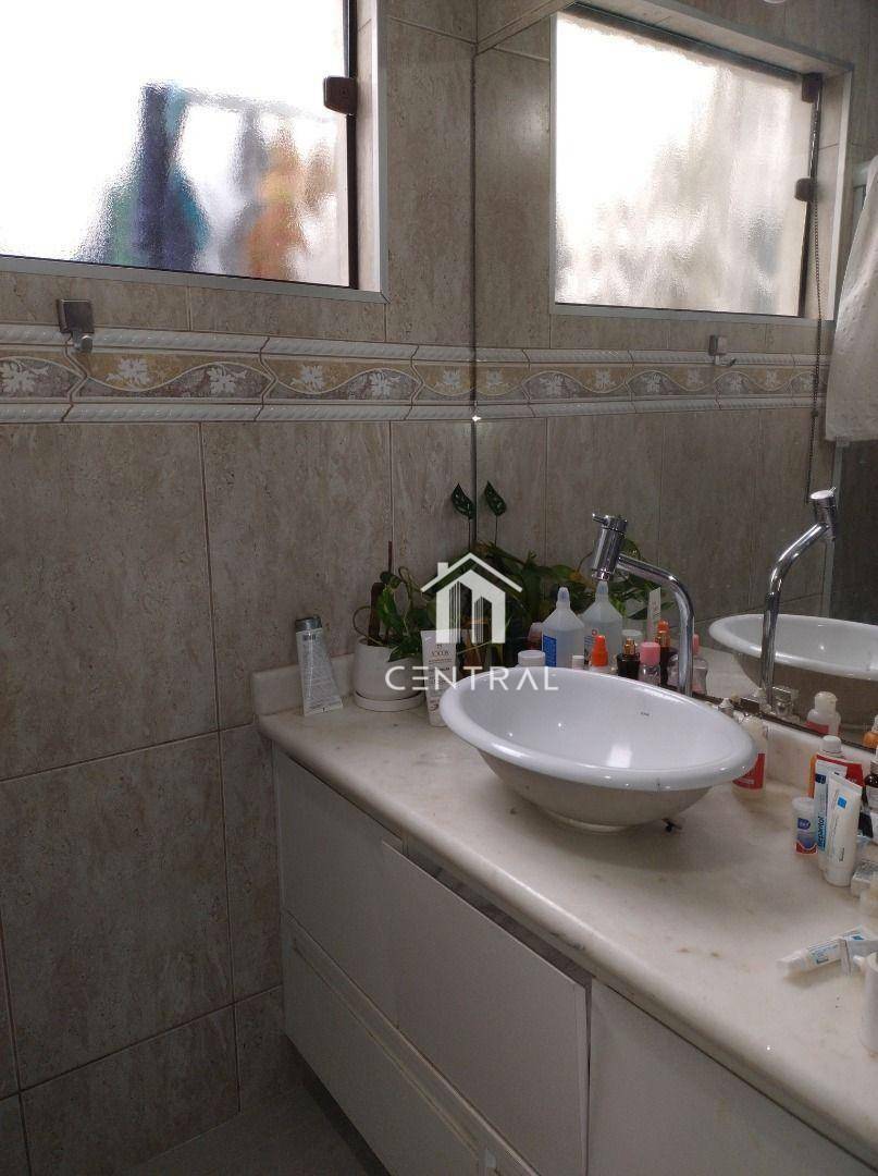 Sobrado à venda com 3 quartos, 238m² - Foto 14