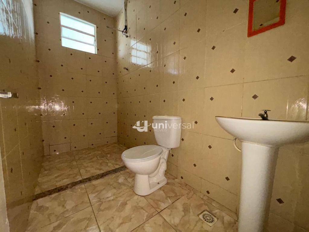 Casa para alugar com 2 quartos, 50m² - Foto 11