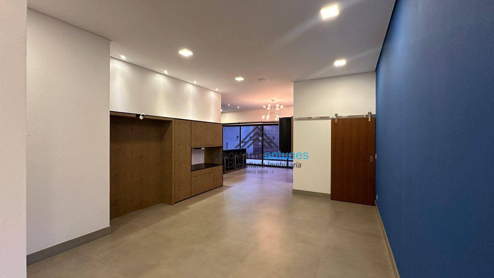 Casa de Condomínio à venda com 3 quartos, 254m² - Foto 2