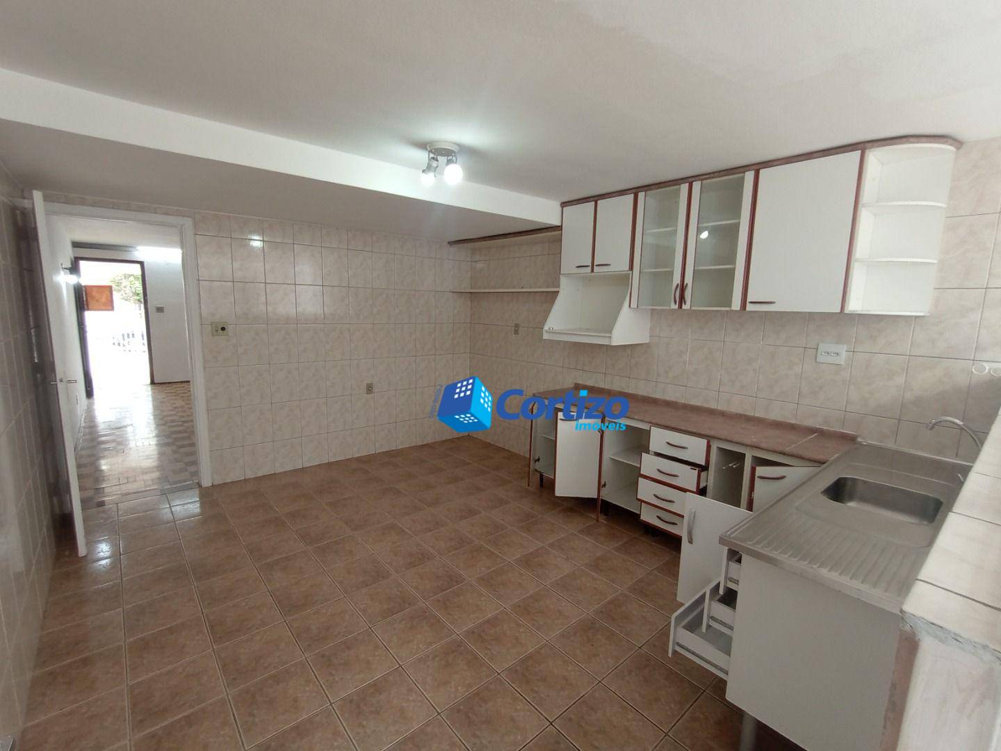 Casa para alugar com 2 quartos, 100m² - Foto 6