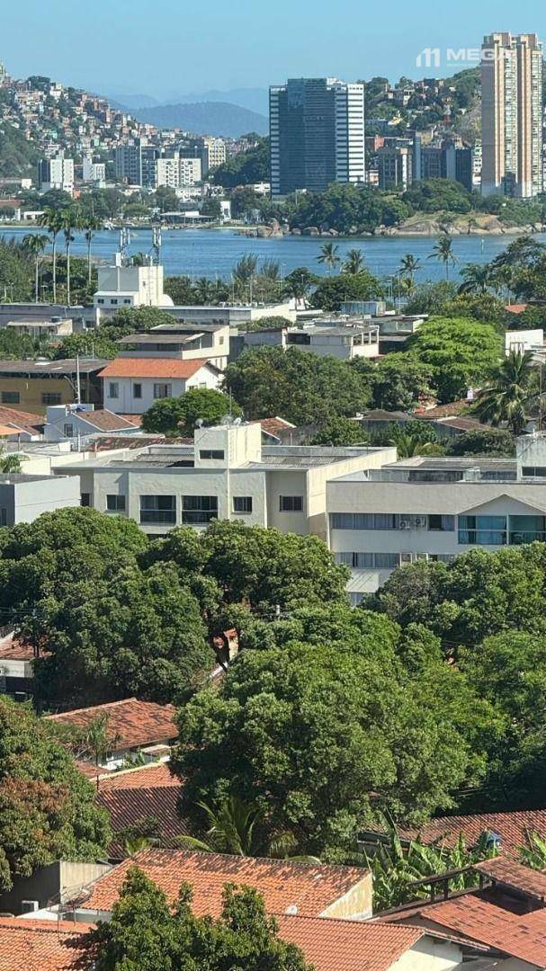 Apartamento à venda com 3 quartos, 140m² - Foto 1