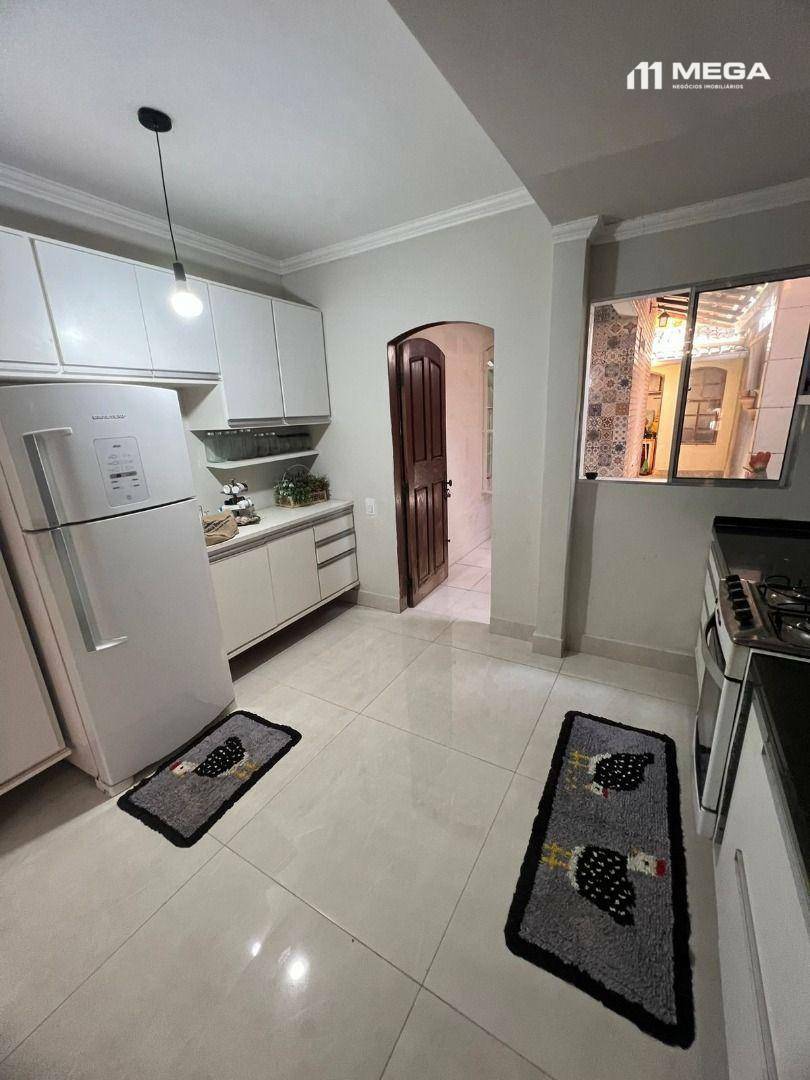 Casa à venda com 3 quartos, 349m² - Foto 8