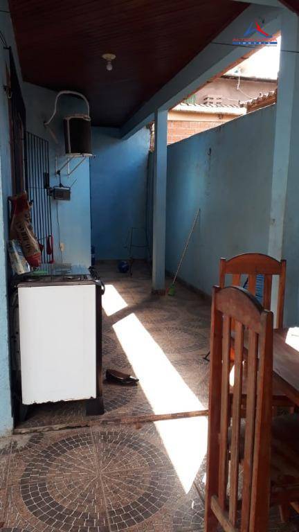 Casa à venda com 4 quartos, 300m² - Foto 24