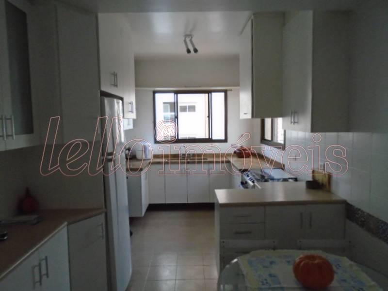 Apartamento para alugar com 4 quartos, 210m² - Foto 24