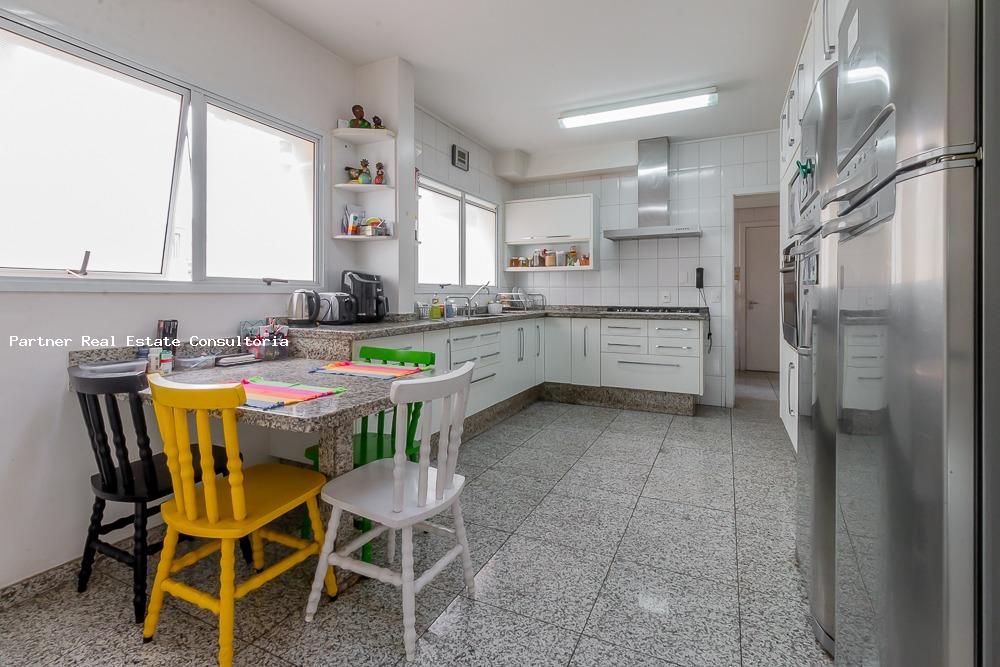 Apartamento à venda com 3 quartos, 240m² - Foto 16