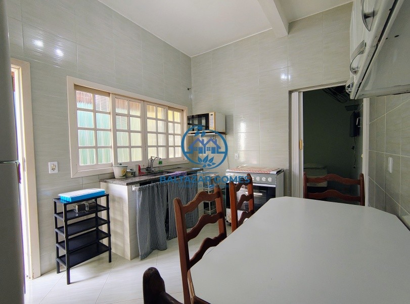 Casa à venda com 3 quartos, 300m² - Foto 13