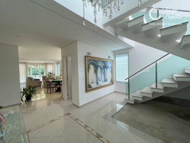 Casa de Condomínio à venda e aluguel com 3 quartos, 580m² - Foto 2