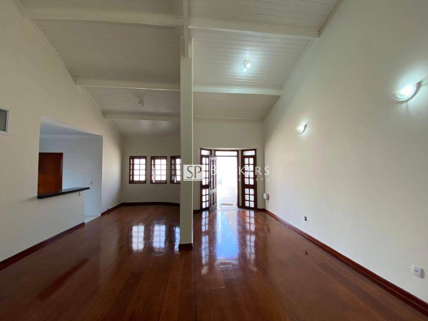 Casa para alugar com 4 quartos, 300m² - Foto 10
