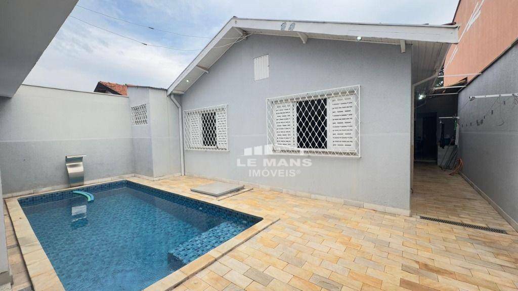 Casa à venda com 3 quartos, 180m² - Foto 1