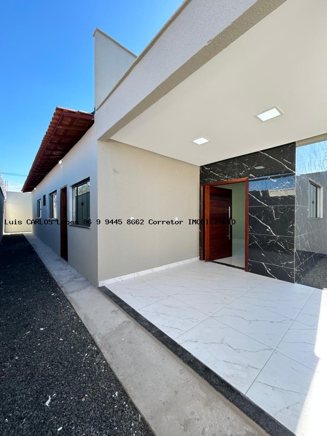 Casa à venda com 3 quartos, 100m² - Foto 2