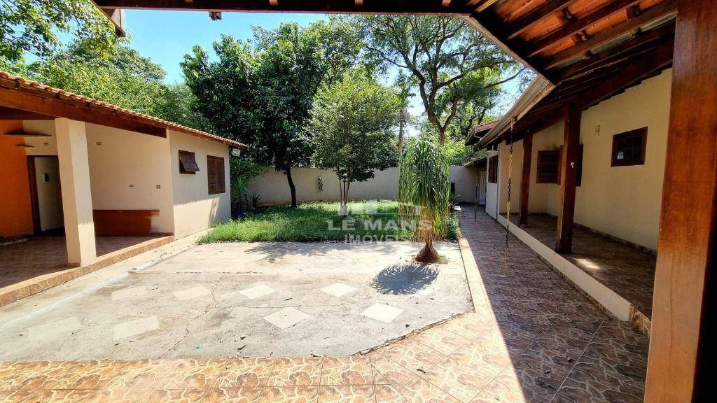 Casa à venda com 3 quartos, 220m² - Foto 34