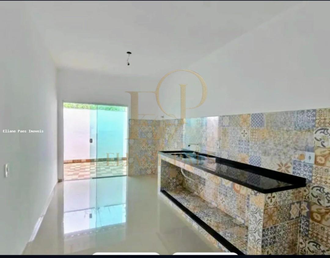 Casa à venda com 2 quartos, 200m² - Foto 2