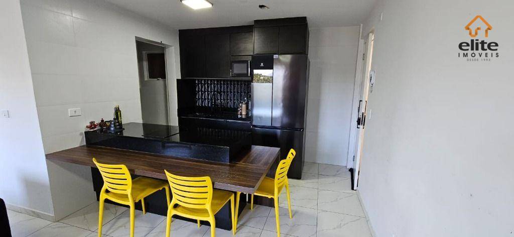 Apartamento à venda com 3 quartos, 70m² - Foto 2