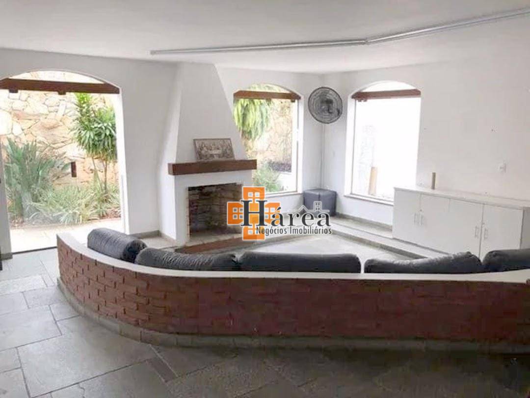 Casa à venda e aluguel com 3 quartos, 277m² - Foto 2