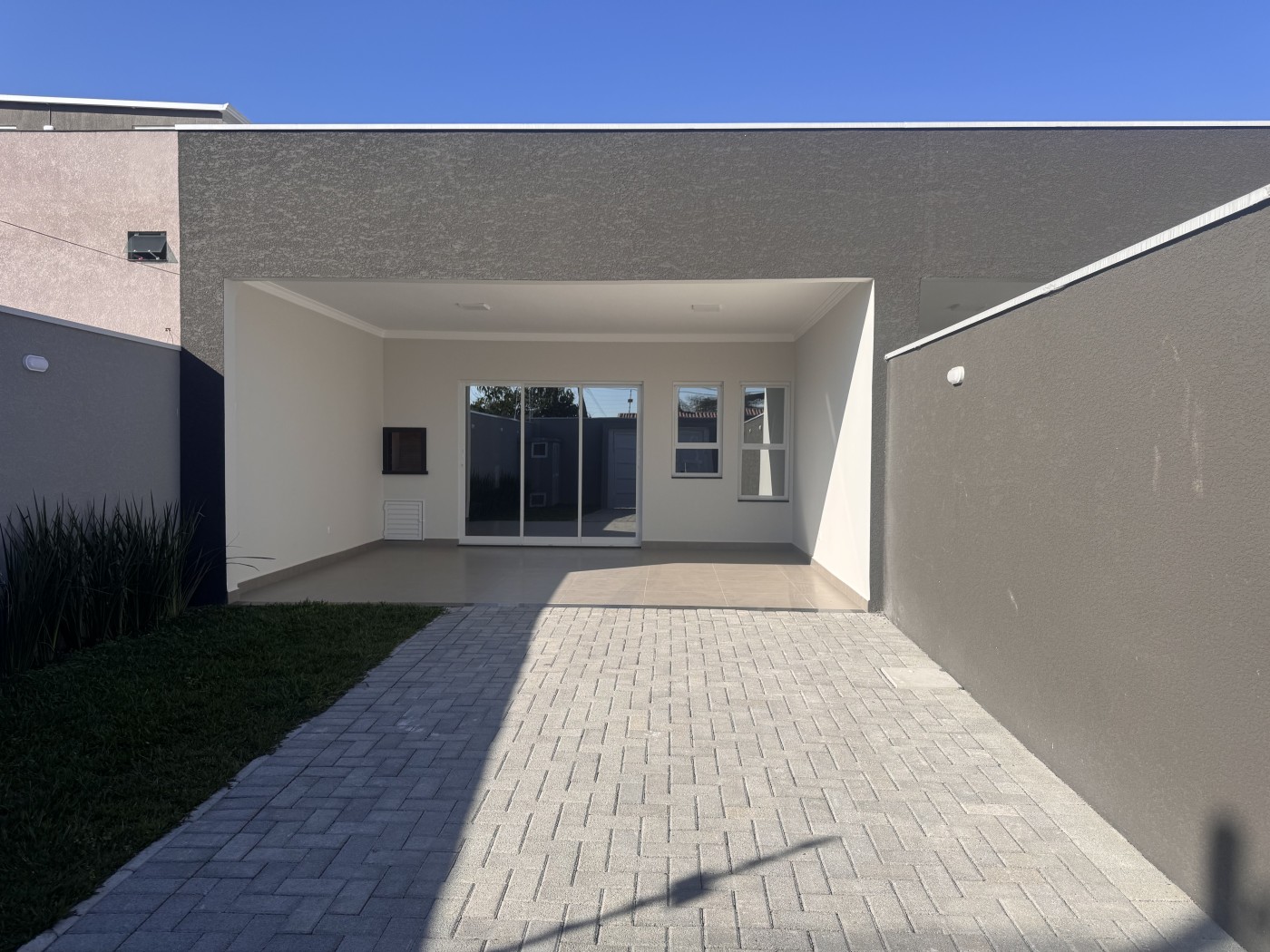 Casa à venda com 3 quartos, 95m² - Foto 2