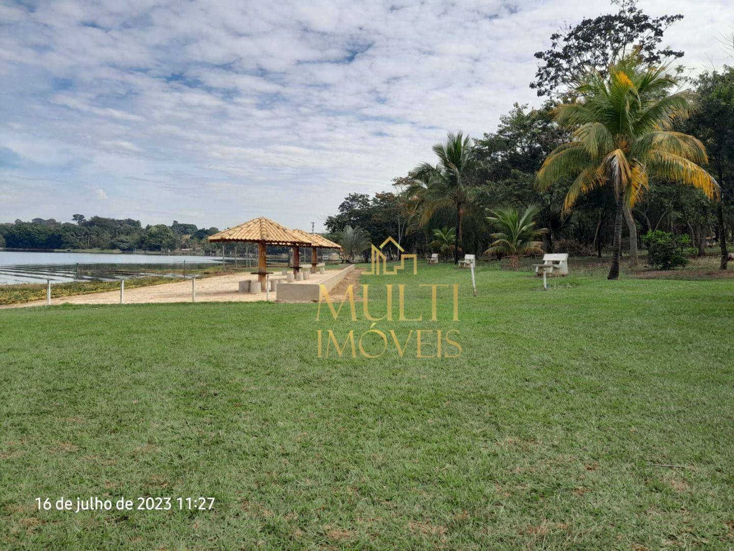 Chácara à venda com 3 quartos, 242m² - Foto 6