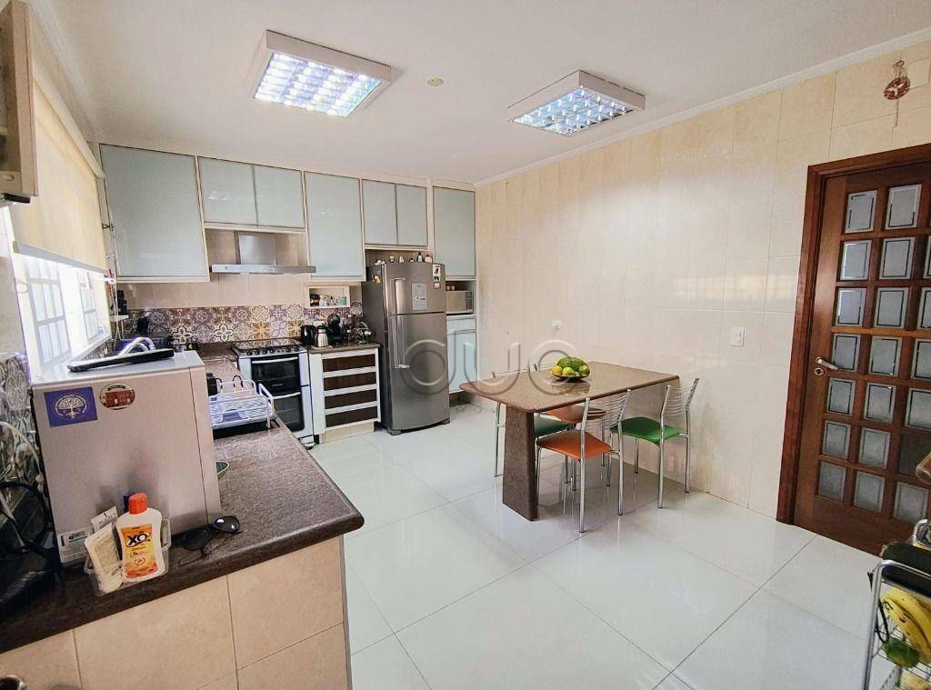Casa à venda com 3 quartos, 237m² - Foto 26