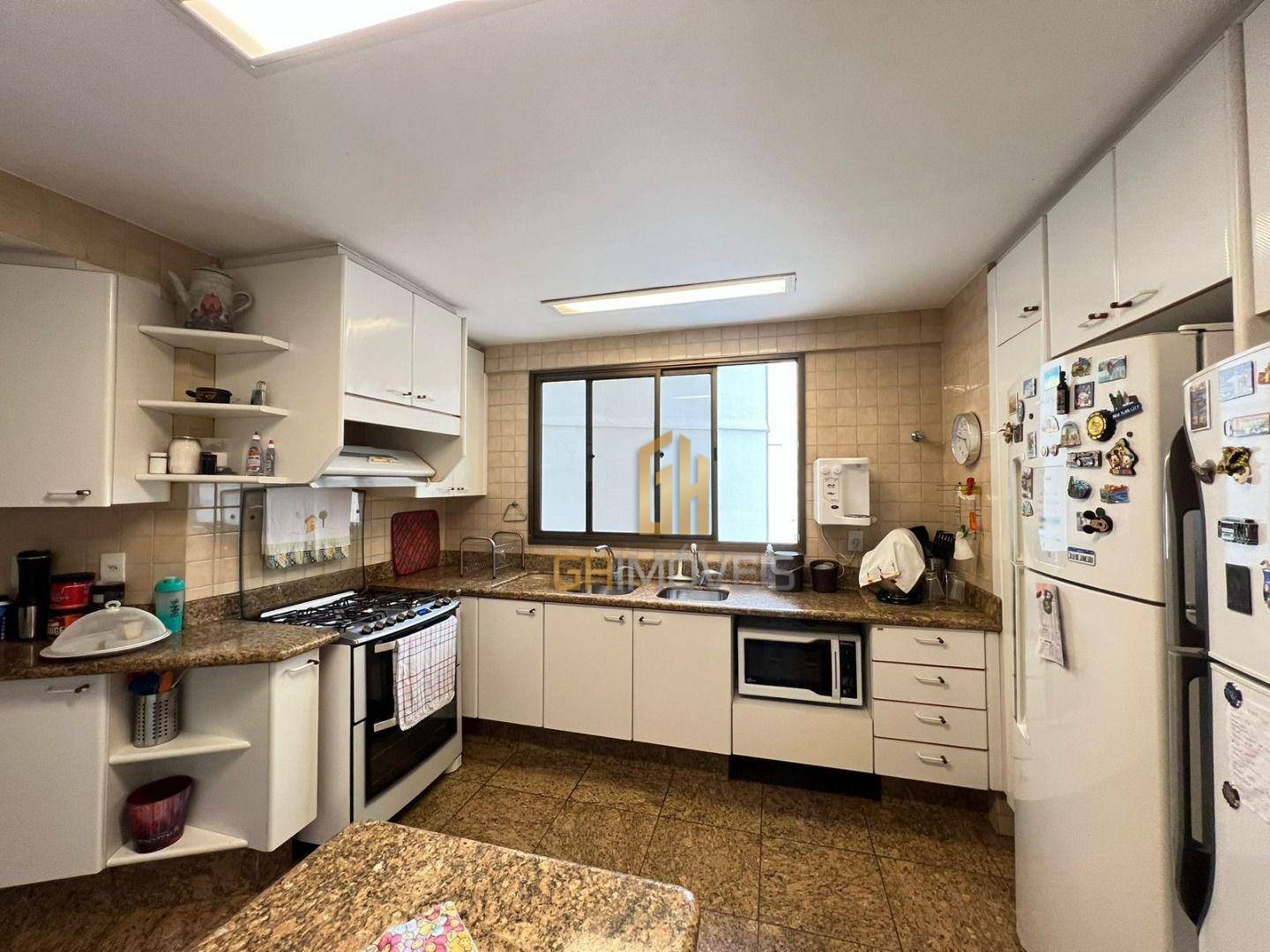 Apartamento à venda com 4 quartos, 218m² - Foto 26