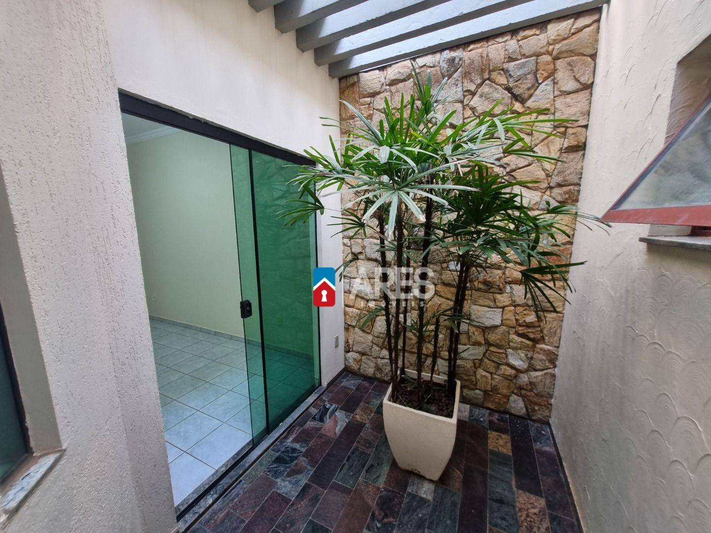 Casa para alugar com 3 quartos, 190m² - Foto 11