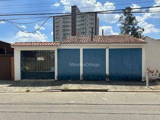 Casa à venda com 2 quartos, 140m² - Foto 1
