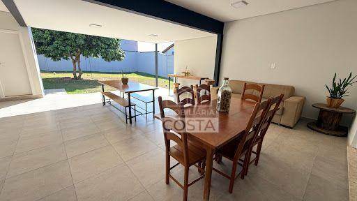 Chácara à venda com 3 quartos, 275m² - Foto 1