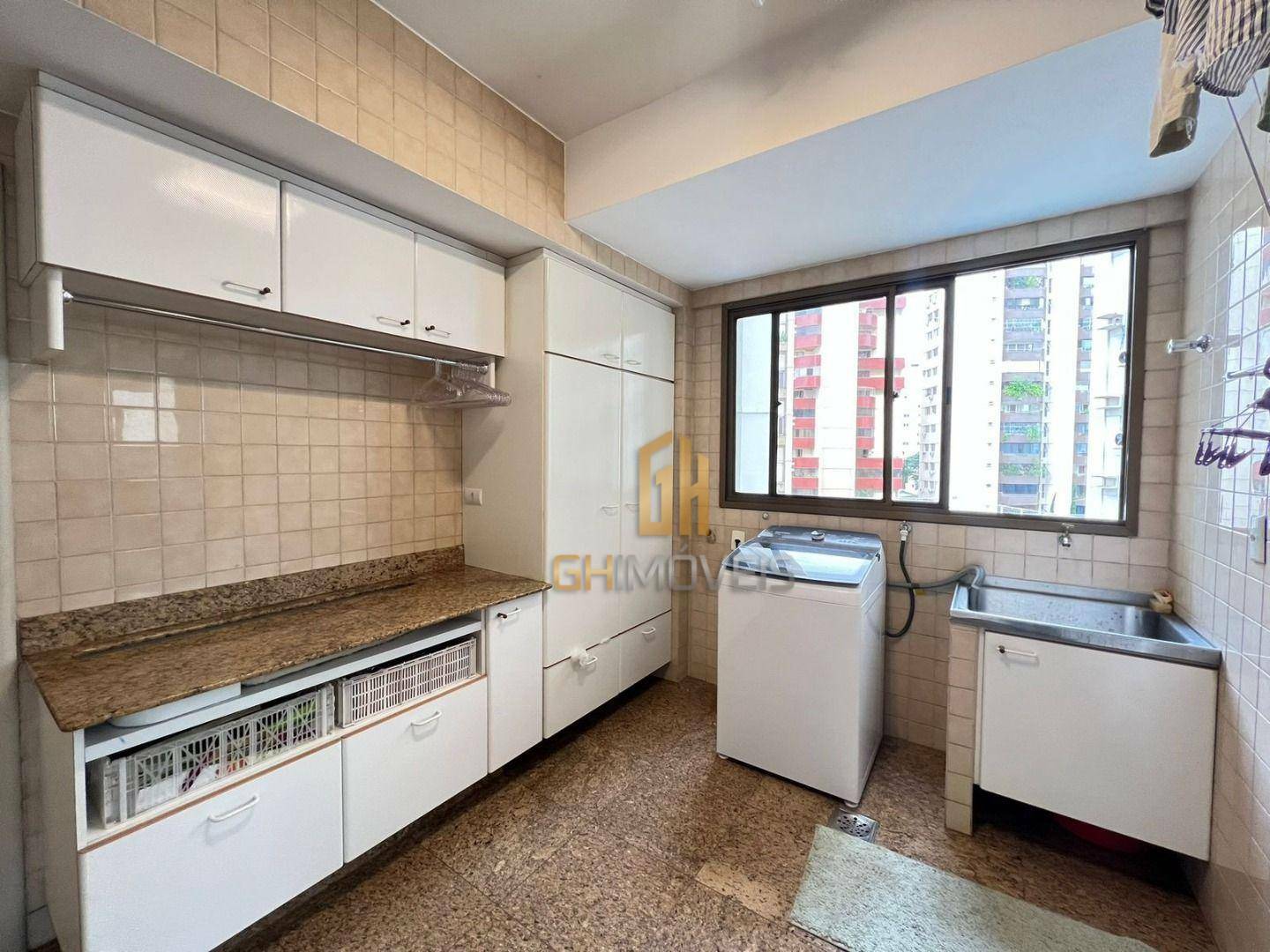 Apartamento à venda com 4 quartos, 218m² - Foto 28