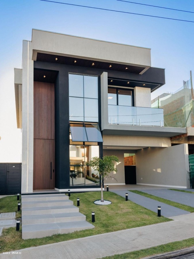 Casa à venda com 4 quartos, 275m² - Foto 1