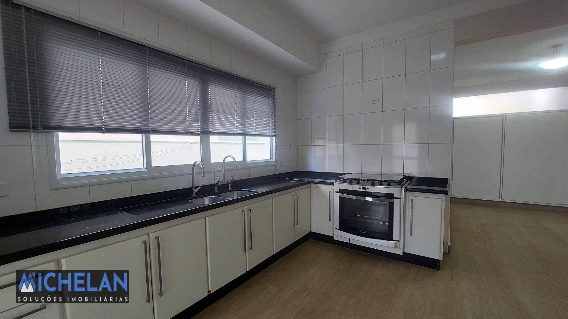 Casa de Condomínio para alugar com 3 quartos, 348m² - Foto 11