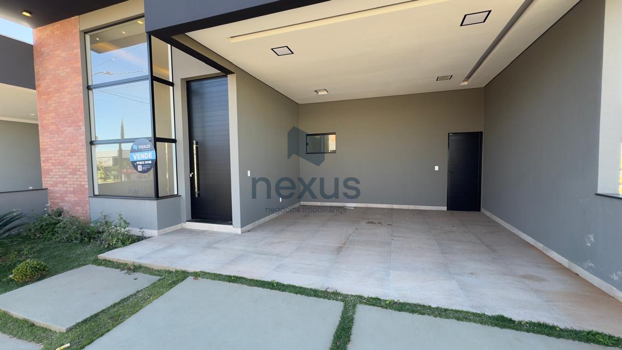 Casa à venda com 3 quartos, 263m² - Foto 1