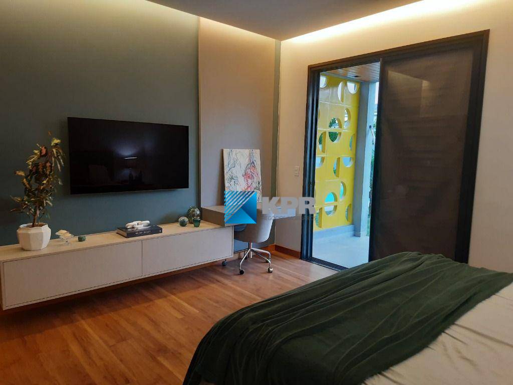 Casa de Condomínio à venda com 4 quartos, 550m² - Foto 2