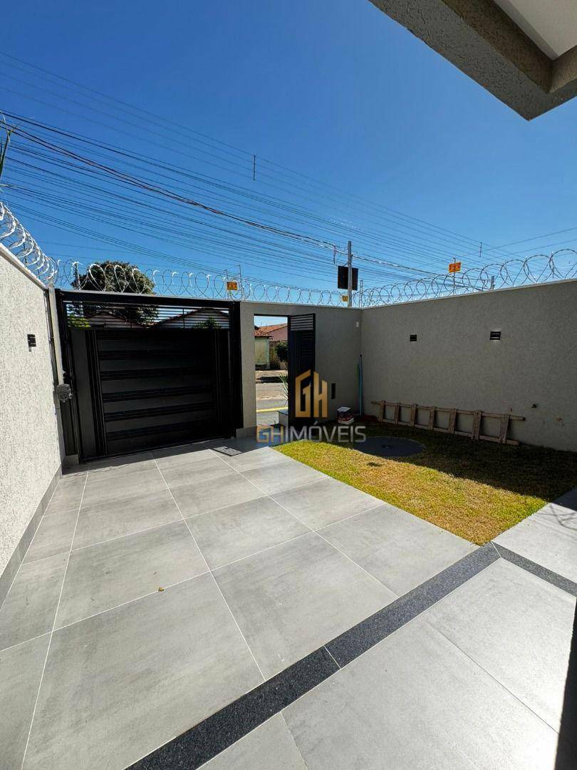 Casa à venda com 3 quartos, 106m² - Foto 2